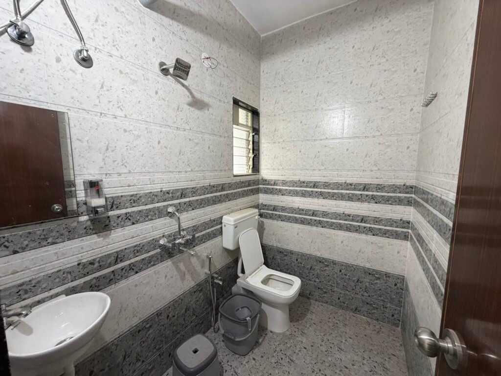 Nandan Villa Karjat, Bedroom 2 ensuite