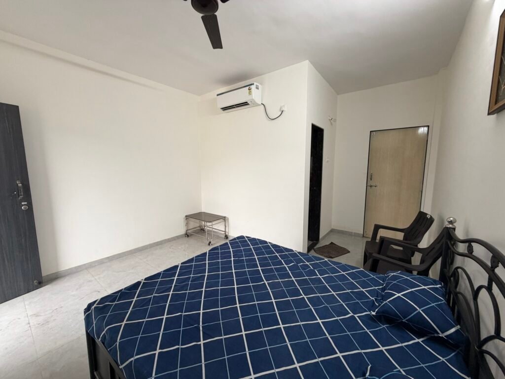 Nandan Villa Karjat, Bedroom 3 doors