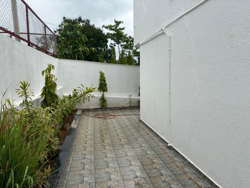 Nandan Villa Karjat, Side passage planters