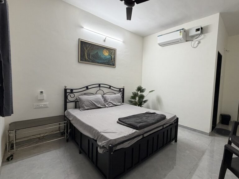 Nandan Villa, Karjat: Bedroom 1, made up for guests