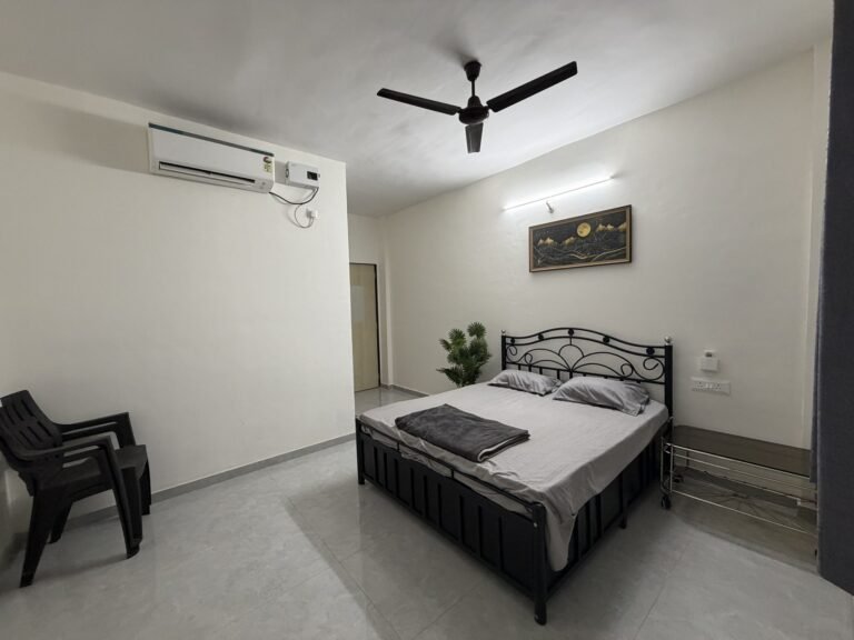 Nandan Villa, Karjat: Bedroom 3, made up for guests