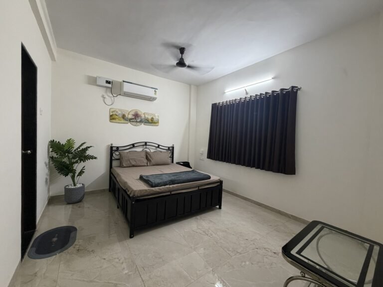 Nandan Villa, Karjat: Bedroom G on the ground floor, made up for guests