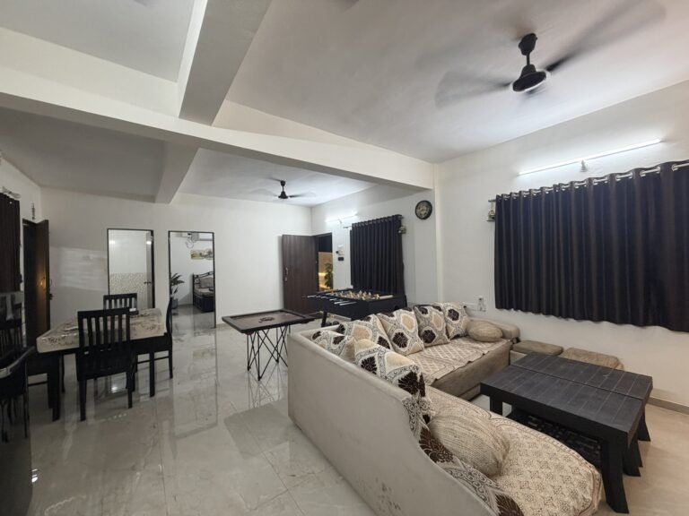 Nandan Villa, Karjat: Open hall with sofa, dining and games